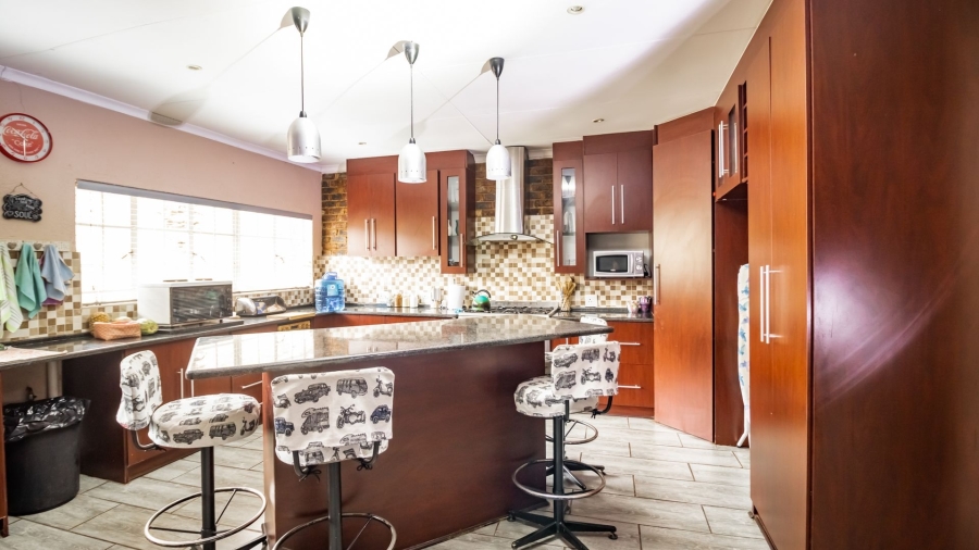 5 Bedroom Property for Sale in Cashan North West